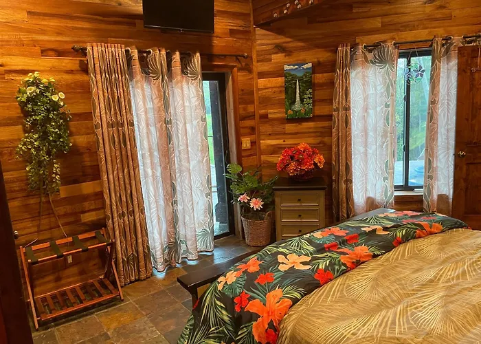 Hawaii Magic Skies B&B Farmstay